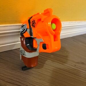 Nerf MicroShots Zombie Strike Hammershot, Includes 2 Bullets